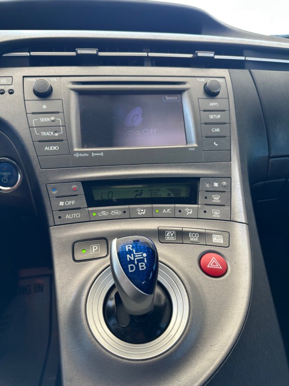 2013 Toyota Prius Image 17