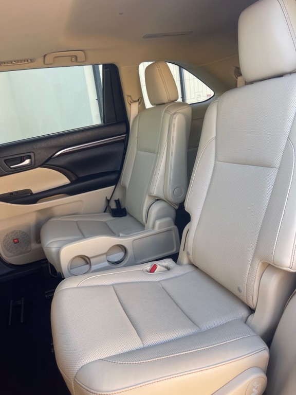 2015 Toyota Highlander Image 12