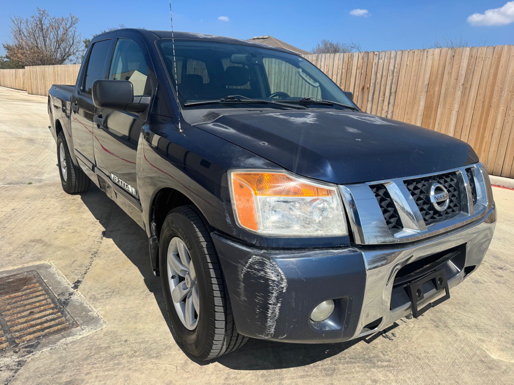 2010 Nissan Titan Image 4