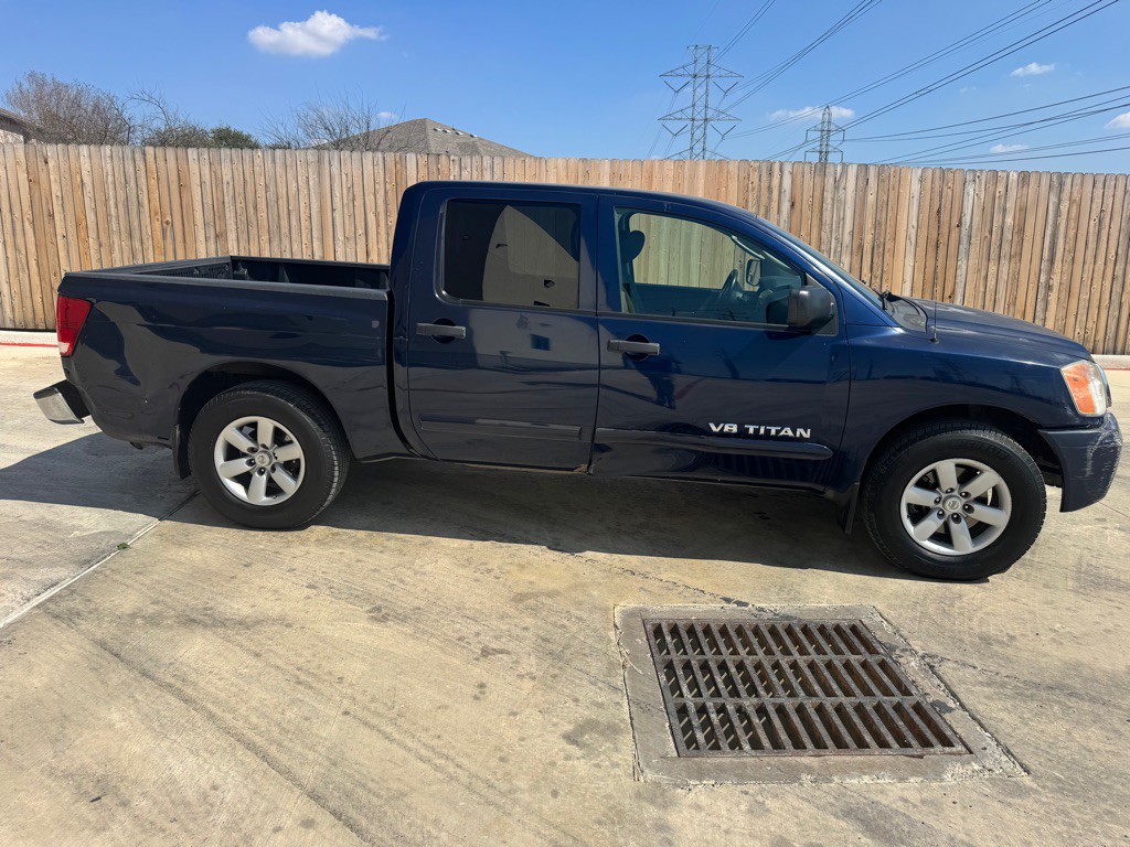 2010 Nissan Titan Image 5