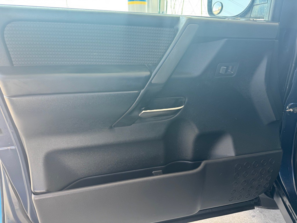 2010 Nissan Titan Image 12