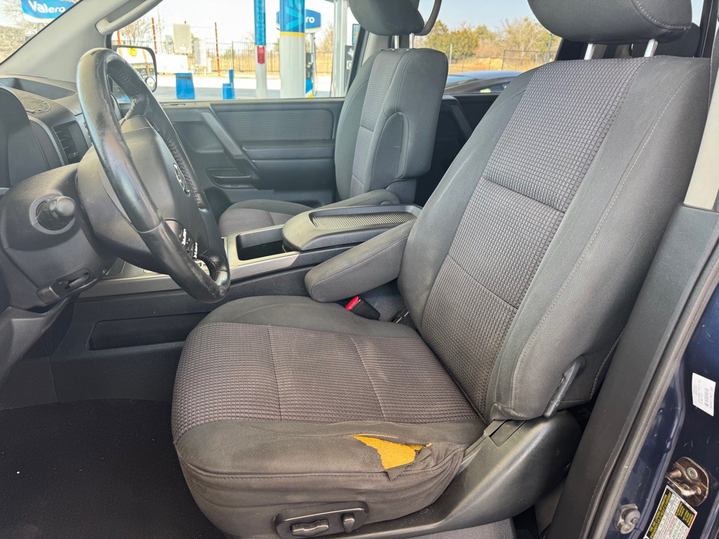 2010 Nissan Titan Image 14