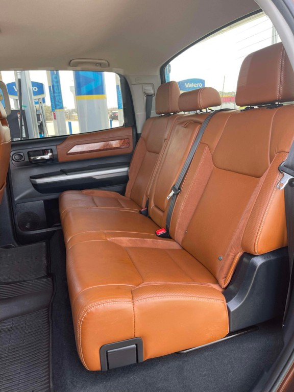 2015 Toyota Tundra Image 9