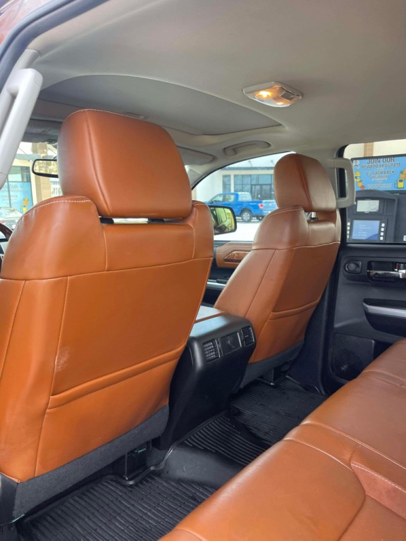 2015 Toyota Tundra Image 10