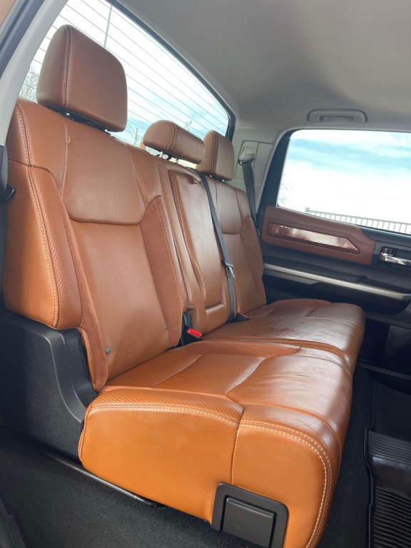 2015 Toyota Tundra Image 11