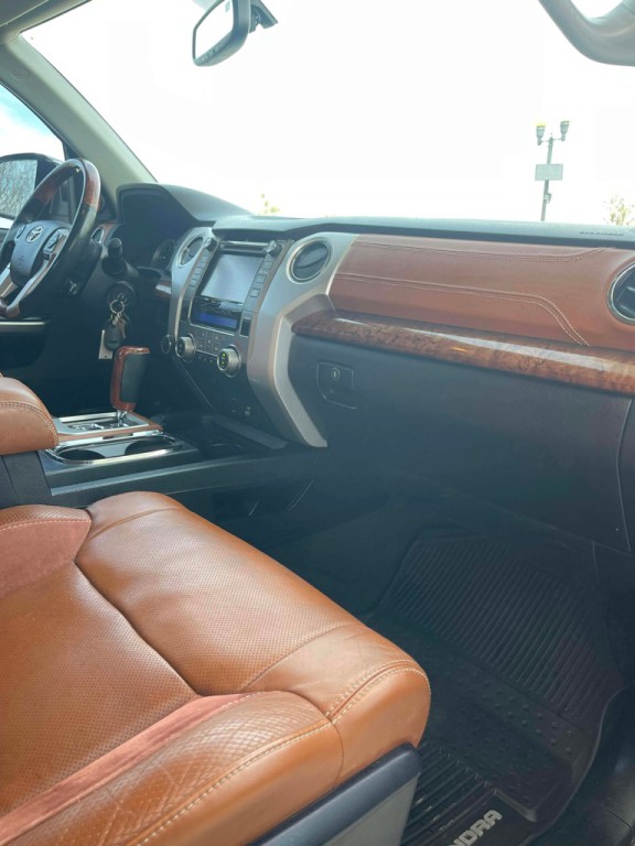 2015 Toyota Tundra Image 14