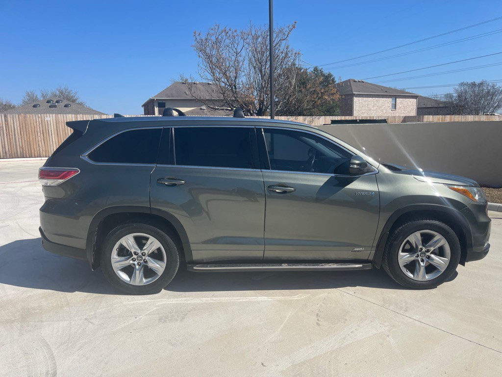 2016 Toyota Highlander Image 6