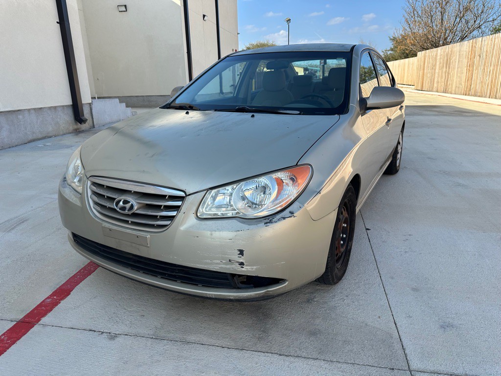 2010 Hyundai Elantra Image 1