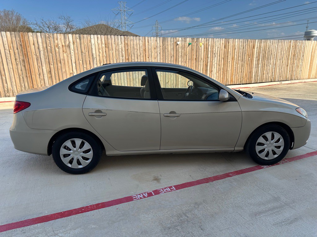 2010 Hyundai Elantra Image 5
