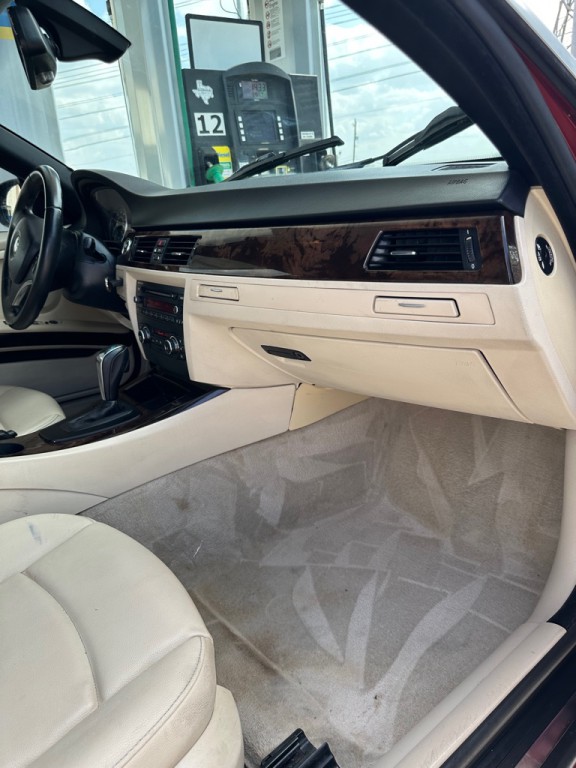 2012 BMW 3 Series Image 12