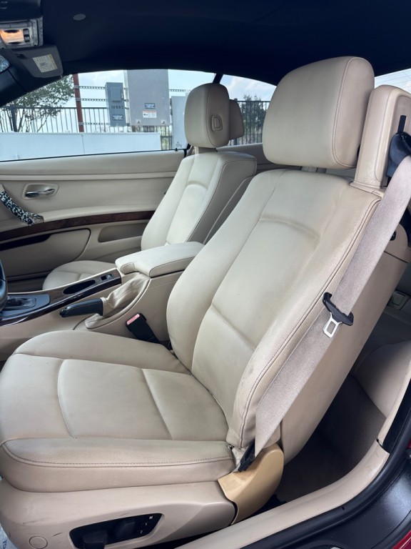 2012 BMW 3 Series Image 13