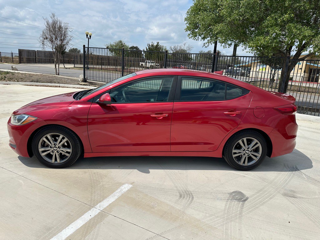 2018 Hyundai Elantra Image 2