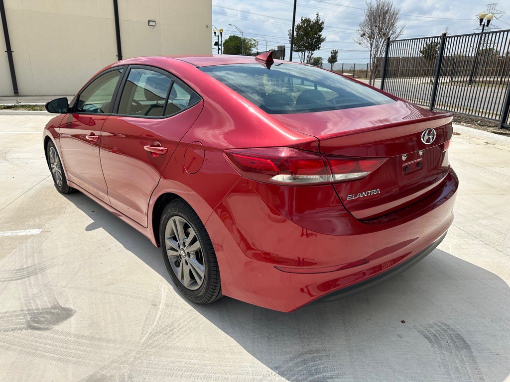 2018 Hyundai Elantra Image 3