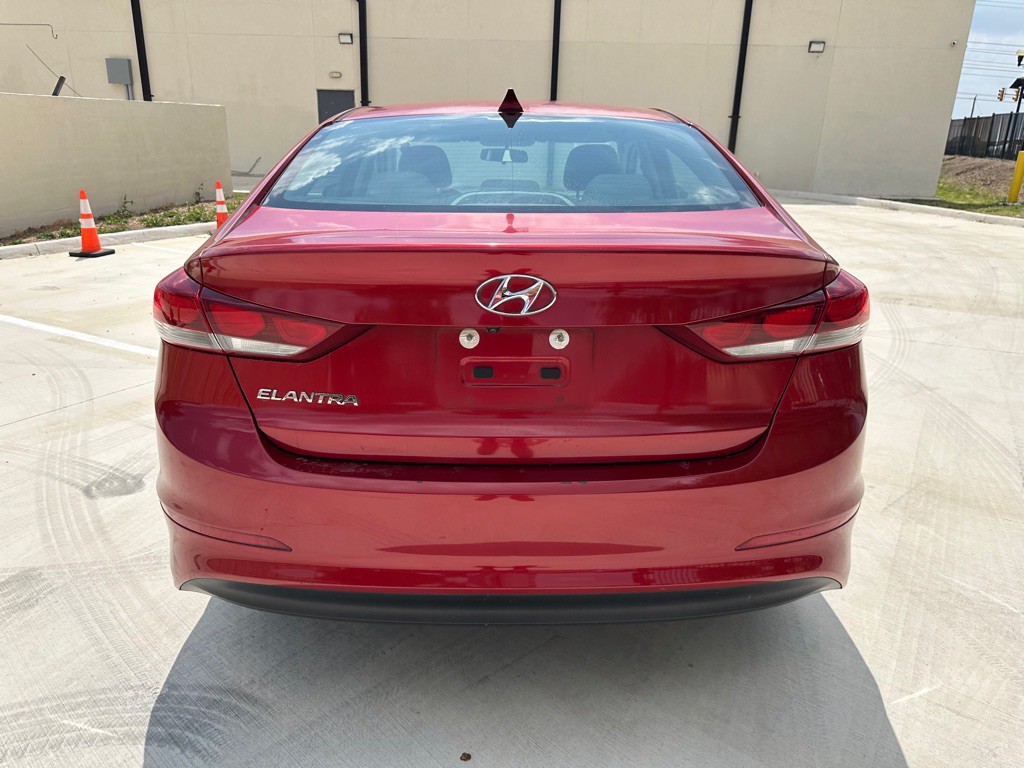 2018 Hyundai Elantra Image 4