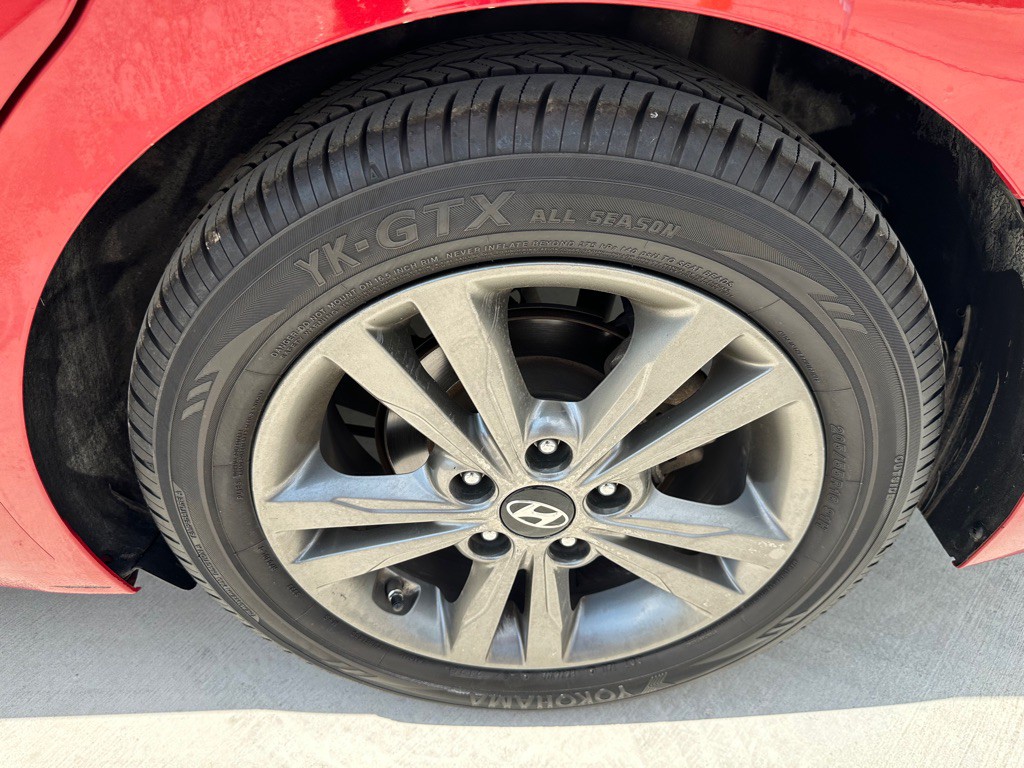 2018 Hyundai Elantra Image 9