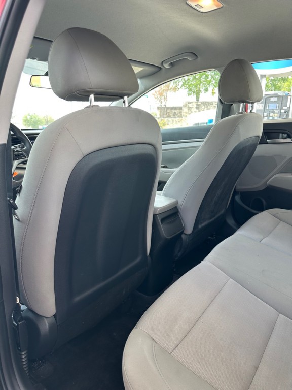 2018 Hyundai Elantra Image 11