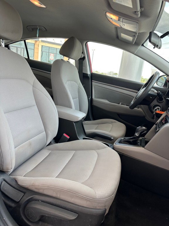 2018 Hyundai Elantra Image 14
