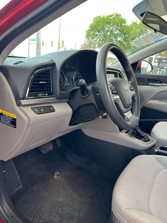 2018 Hyundai Elantra Image 17