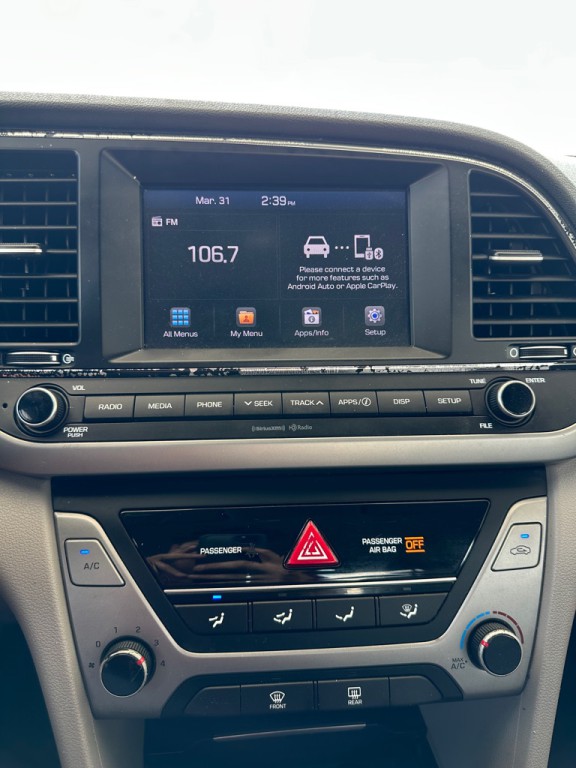 2018 Hyundai Elantra Image 18