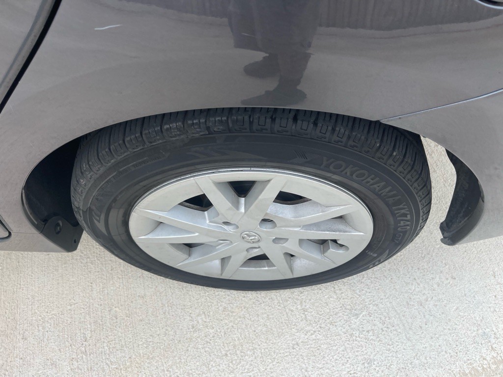 2013 Toyota Prius Image 11