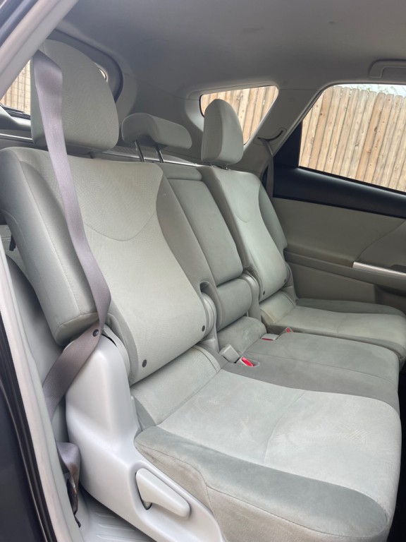 2013 Toyota Prius Image 14