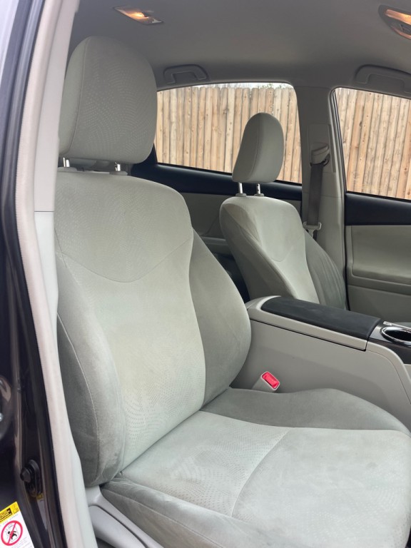 2013 Toyota Prius Image 17