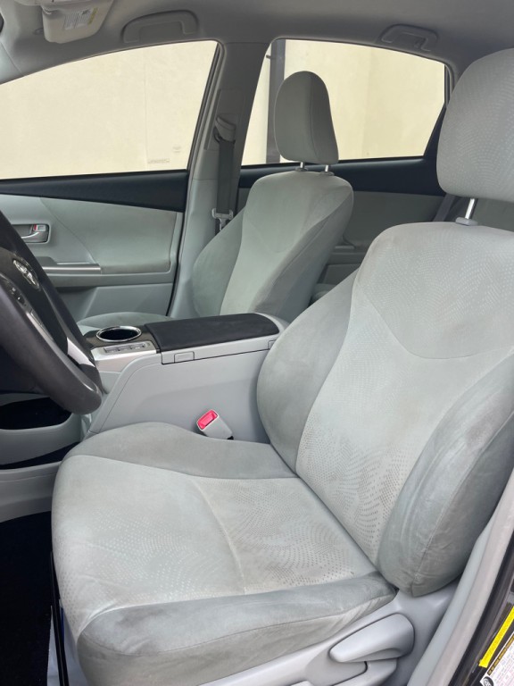2013 Toyota Prius Image 19