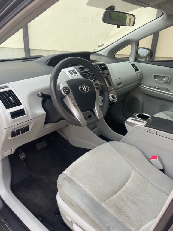 2013 Toyota Prius Image 20