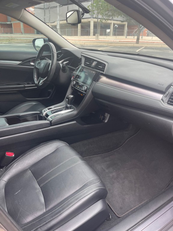 2018 Honda Civic Image 16