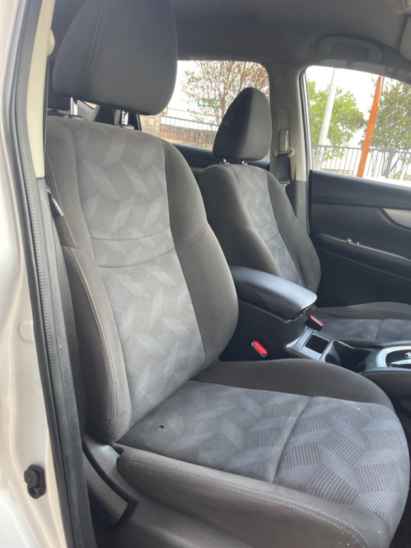 2016 Nissan Rogue Image 14