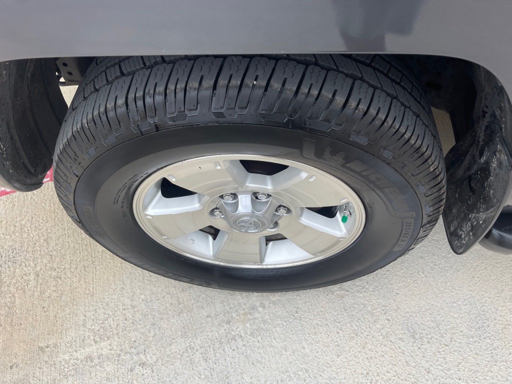 2004 Toyota 4Runner Image 13