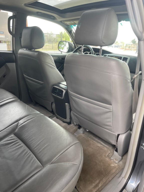 2004 Toyota 4Runner Image 17