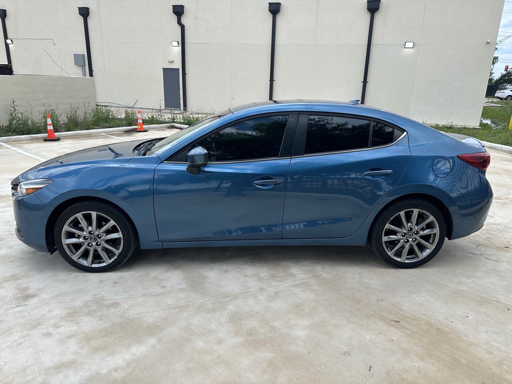 2018 Mazda Mazda3 Image 2