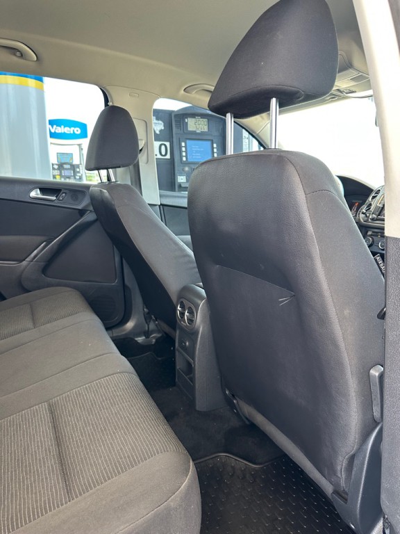 2017 Volkswagen Tiguan Image 12