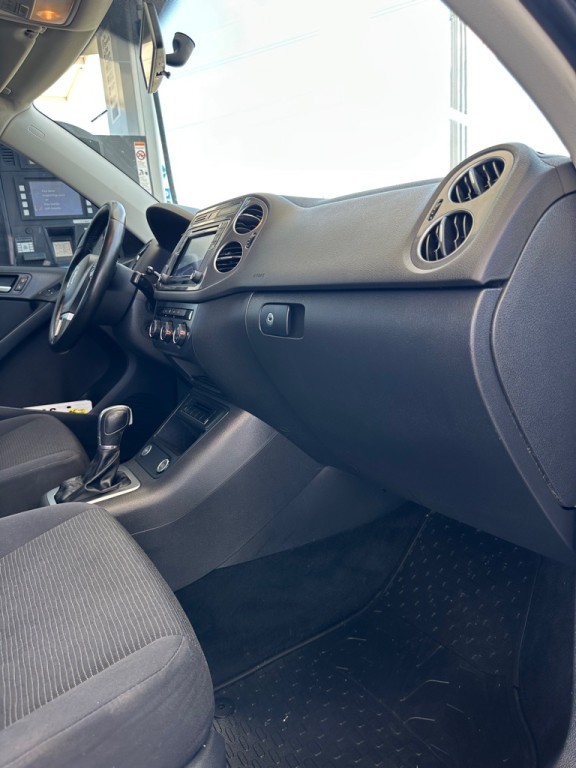2017 Volkswagen Tiguan Image 14