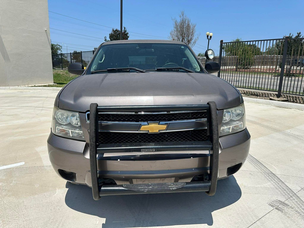 2014 Chevrolet Tahoe Image 2