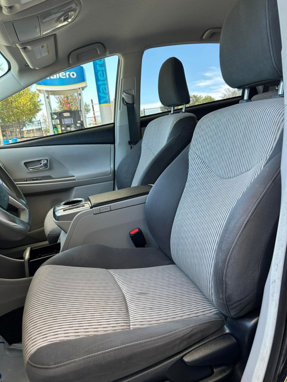 2017 Toyota Prius Image 36
