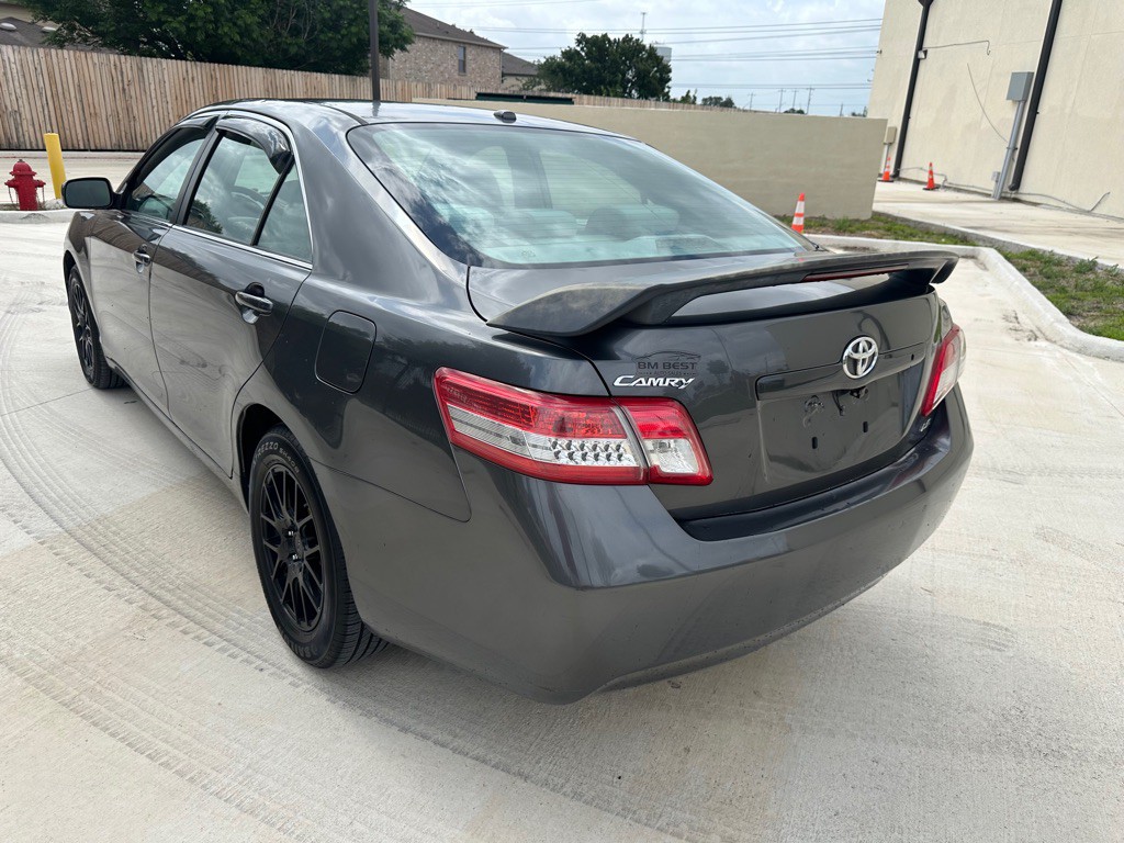 2010 Toyota Camry Image 3