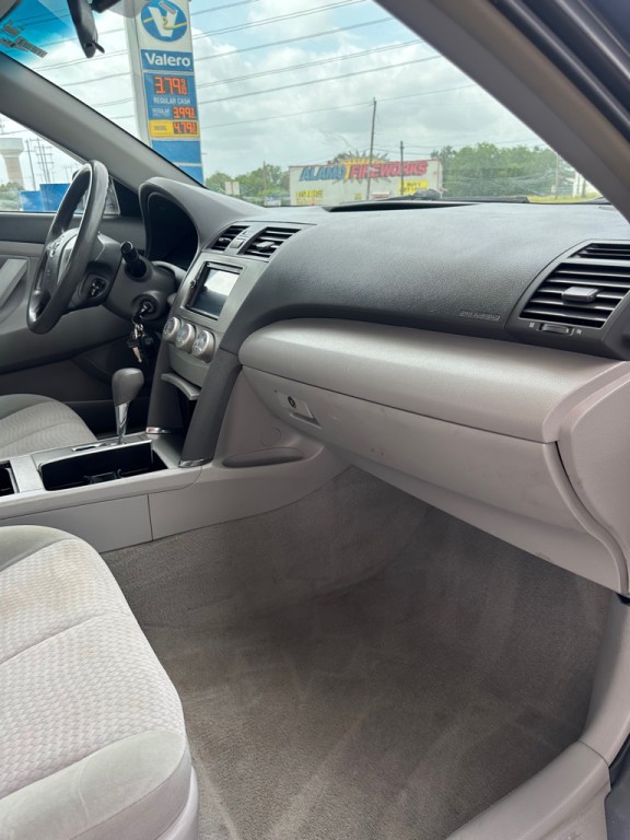 2010 Toyota Camry Image 14