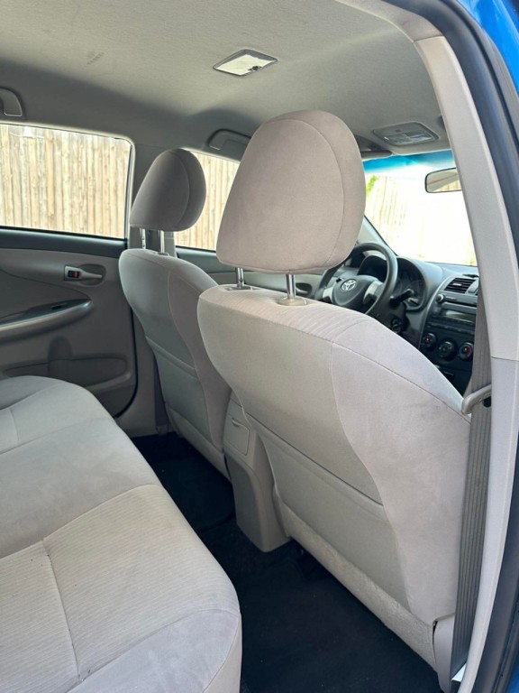 2010 Toyota Corolla Image 11