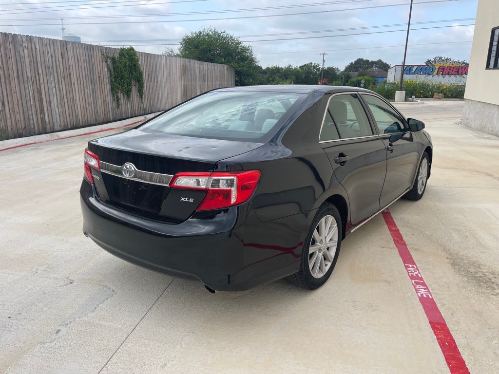 2012 Toyota Camry Image 5