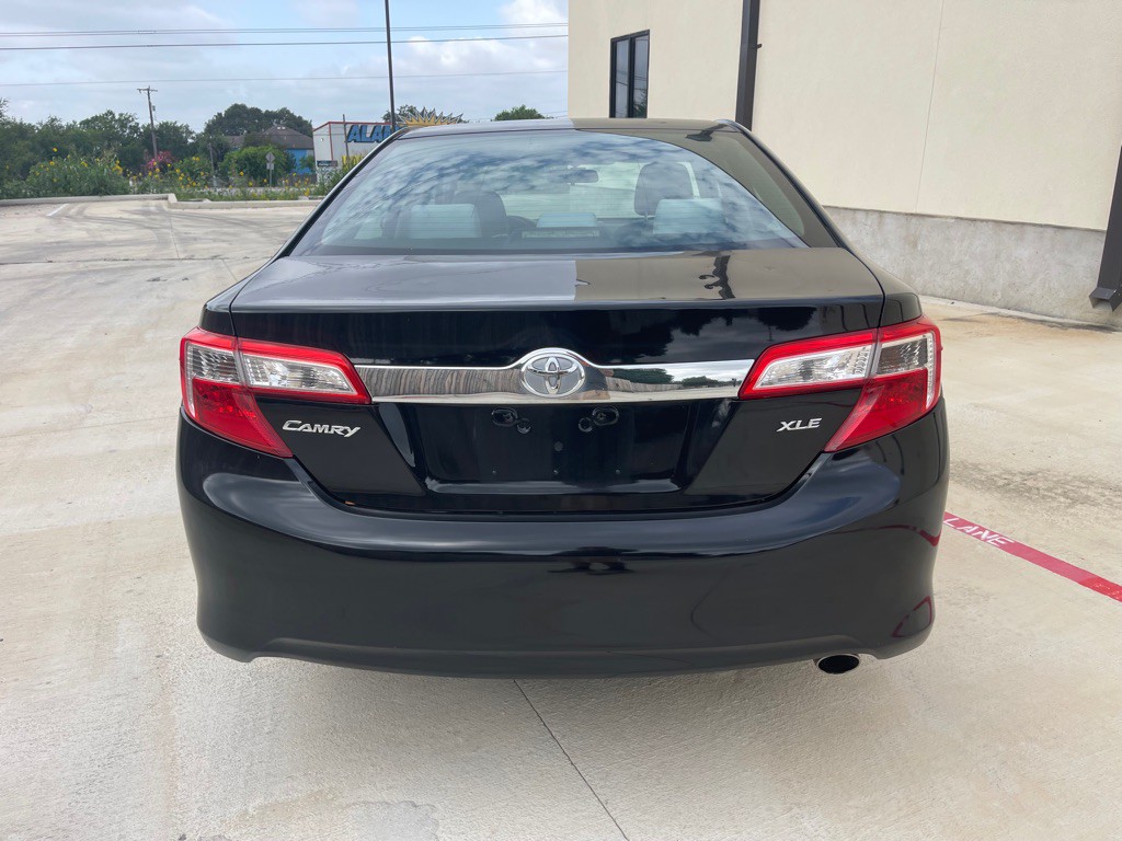 2012 Toyota Camry Image 6