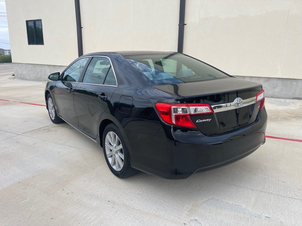 2012 Toyota Camry Image 7