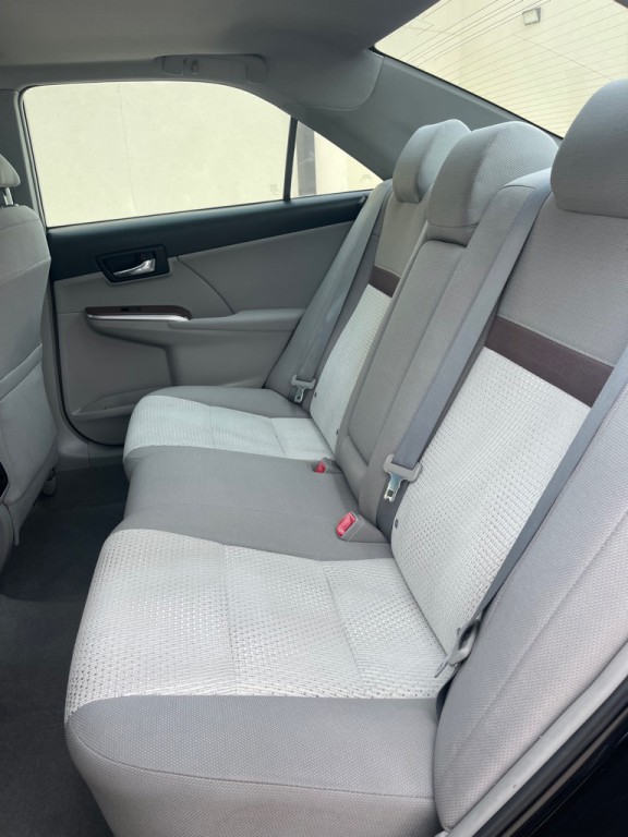 2012 Toyota Camry Image 9