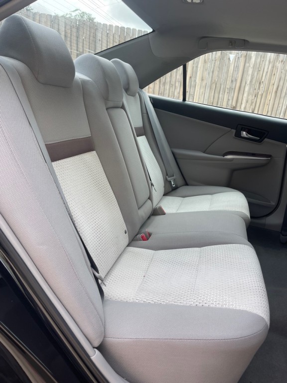 2012 Toyota Camry Image 11