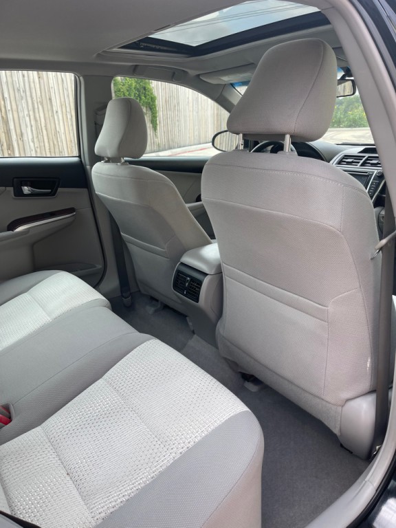 2012 Toyota Camry Image 12