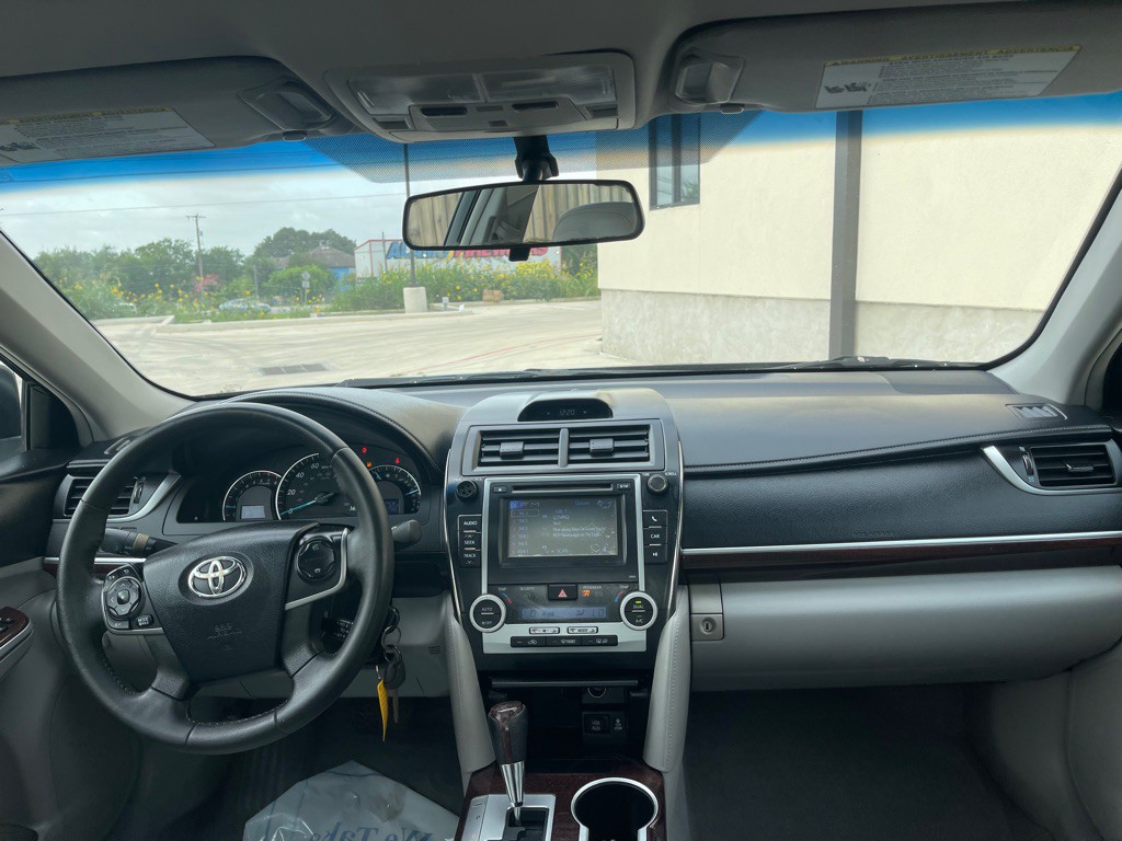 2012 Toyota Camry Image 13