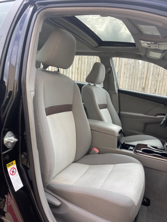 2012 Toyota Camry Image 14