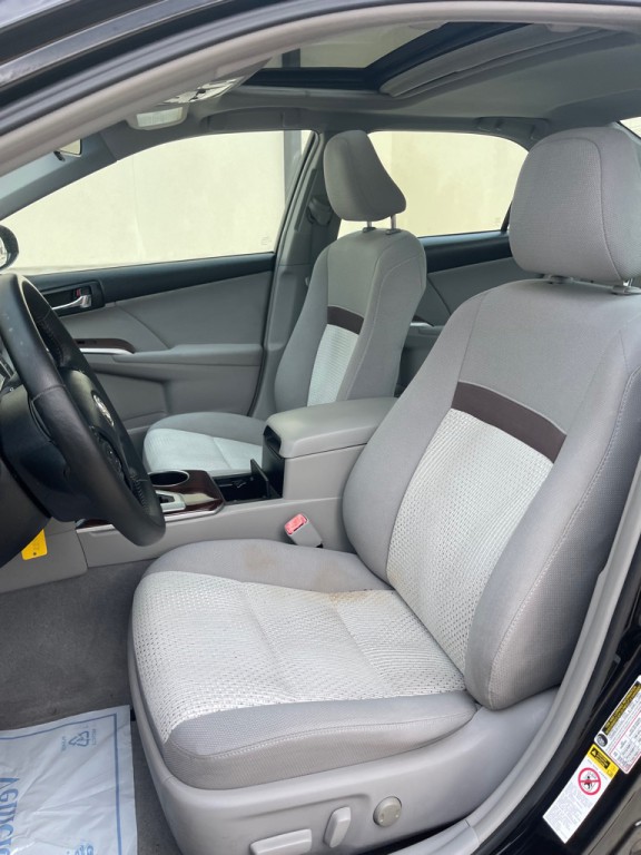 2012 Toyota Camry Image 16