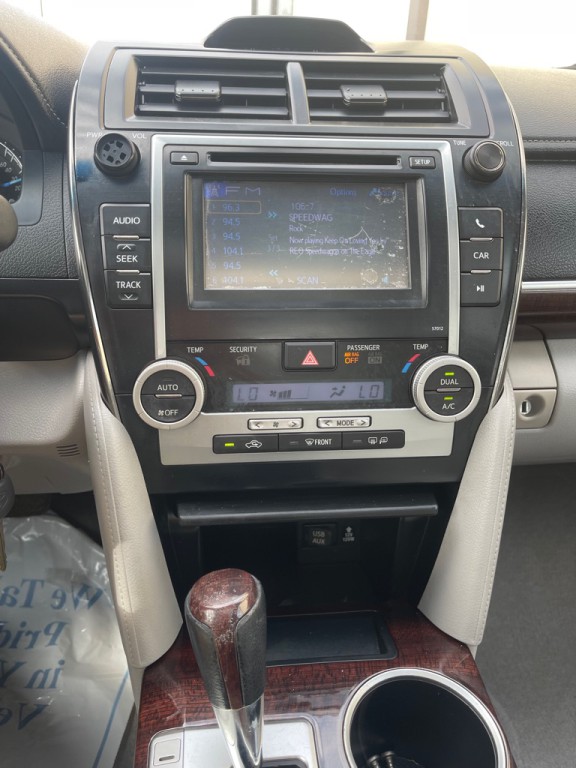 2012 Toyota Camry Image 19